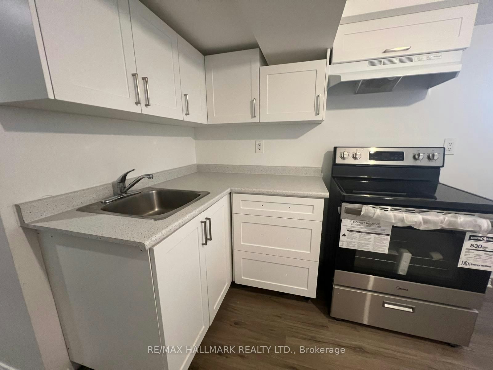 Lower-202 Heward Avenue, Toronto, ON, M4M 2T7 - 10
