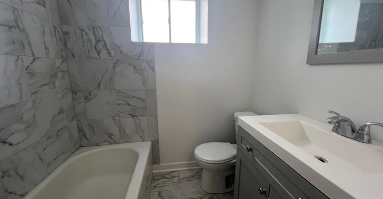 Lower-202 Heward Avenue, Toronto, ON, M4M 2T7 - 7
