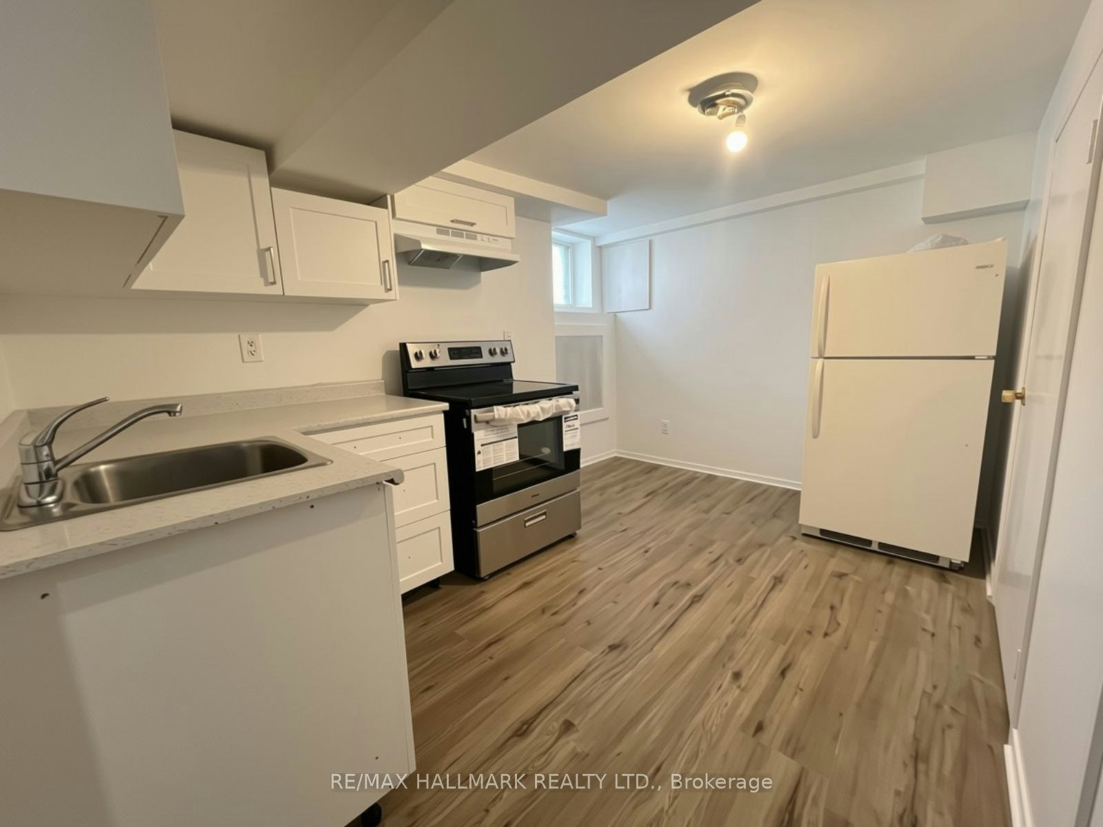 Lower-202 Heward Avenue, Toronto, ON, M4M 2T7 - 8