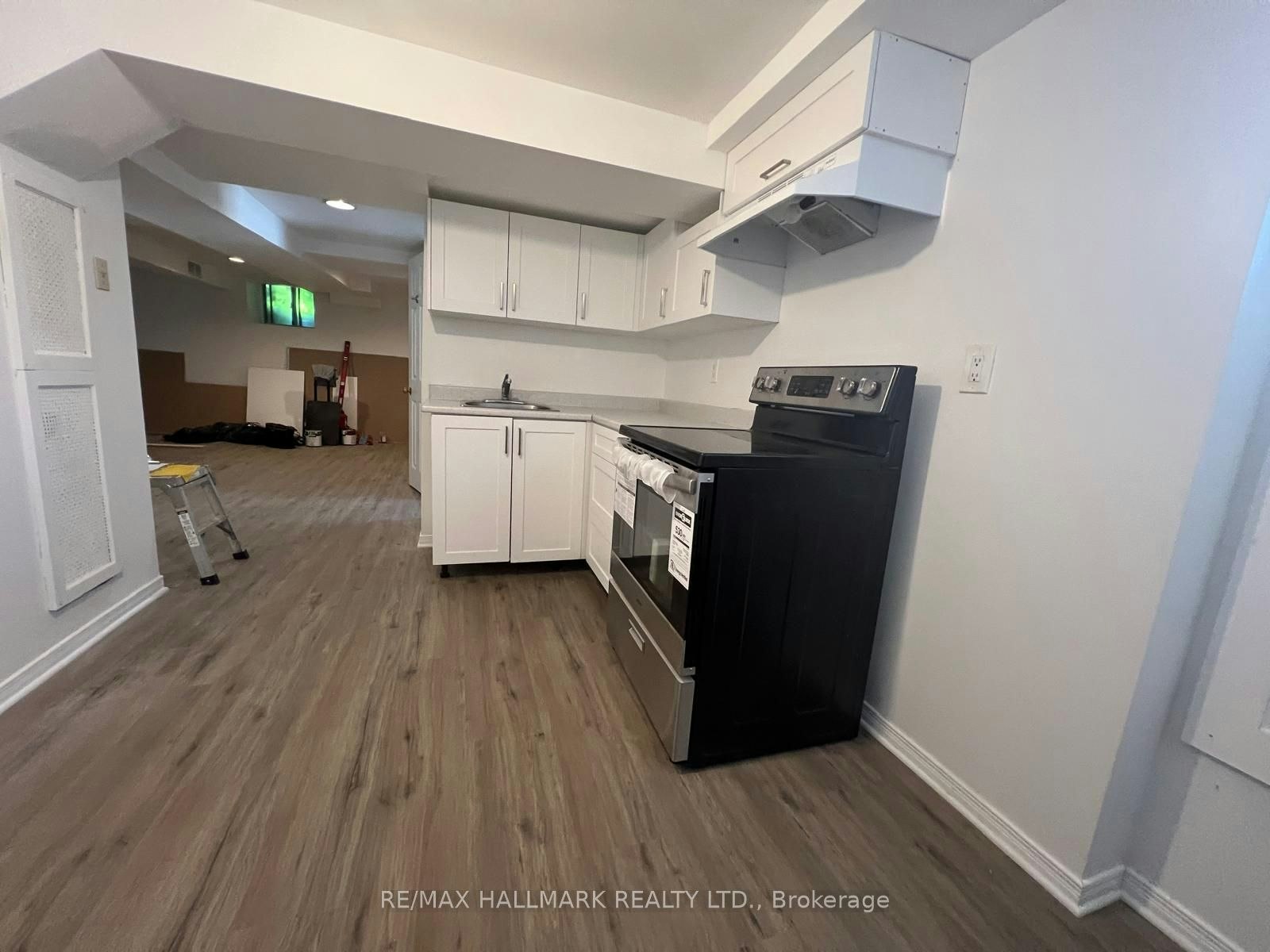 Lower-202 Heward Avenue, Toronto, ON, M4M 2T7 - 11