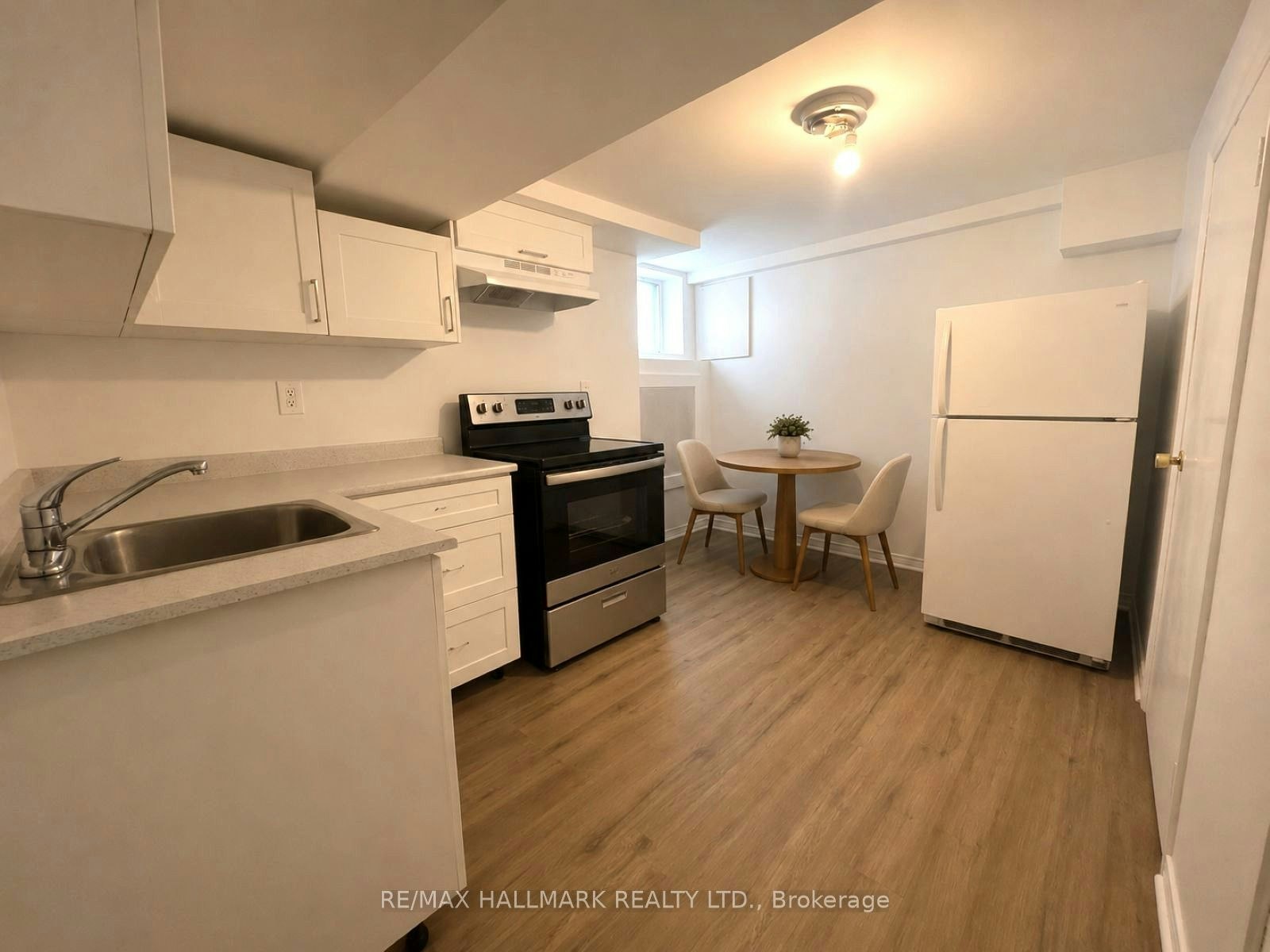 Lower-202 Heward Avenue, Toronto, ON, M4M 2T7 - 9