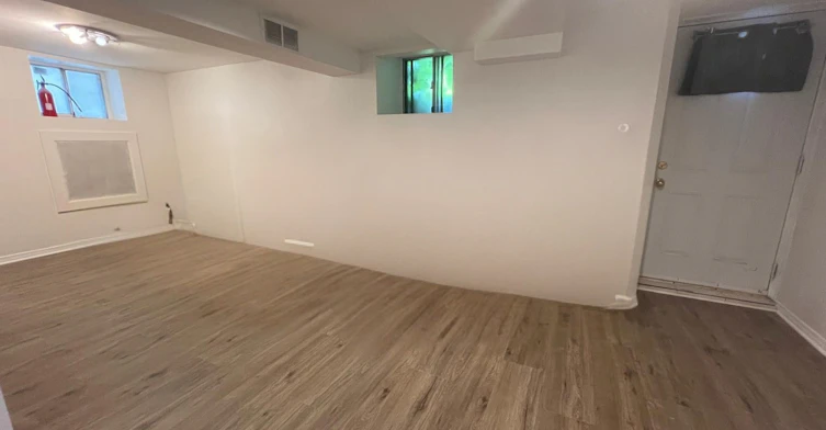 Lower-202 Heward Avenue, Toronto, ON, M4M 2T7 - 2