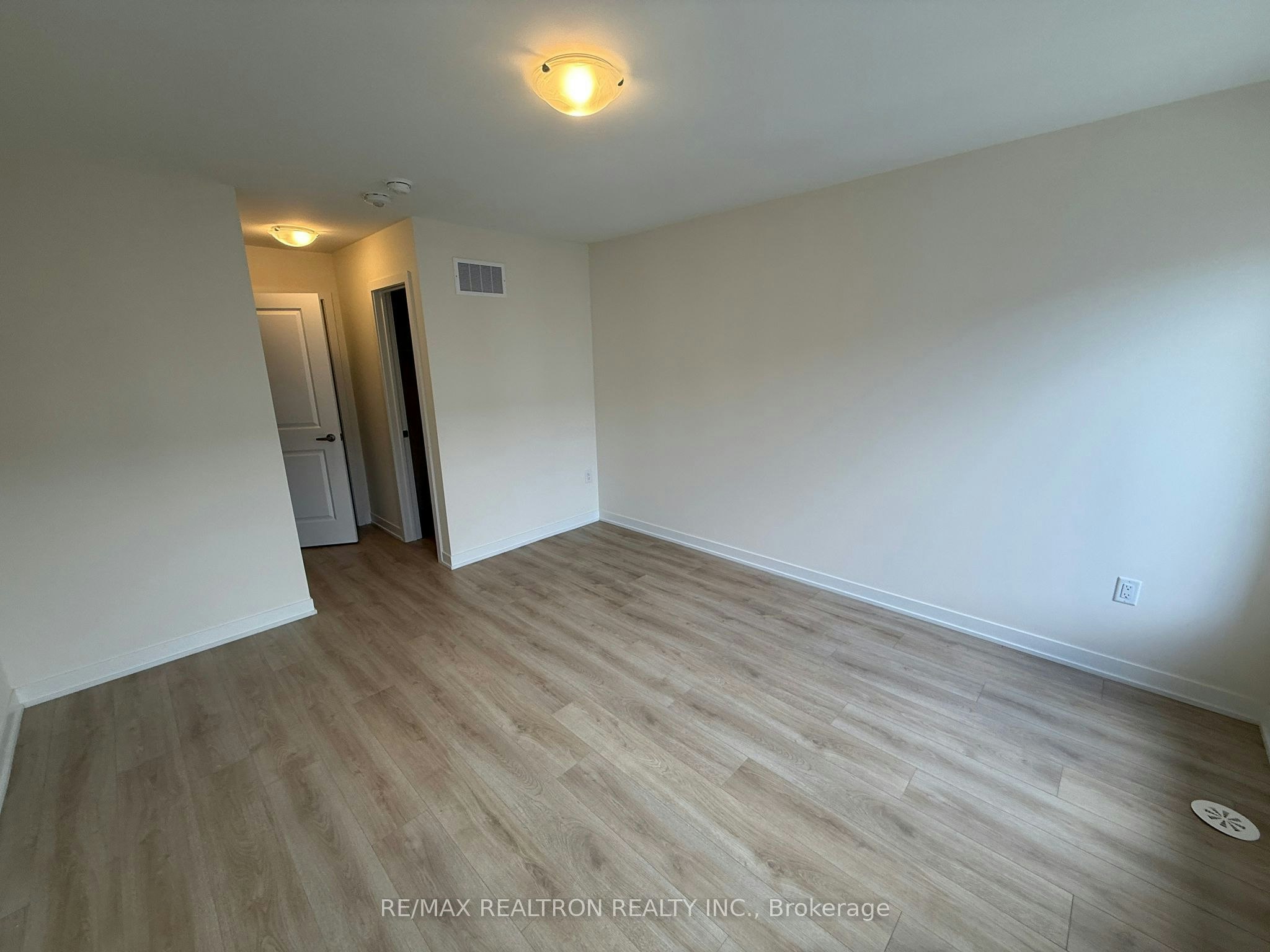1206-1695 Dersan Street E, Pickering, ON, L1X 0S9 - 15