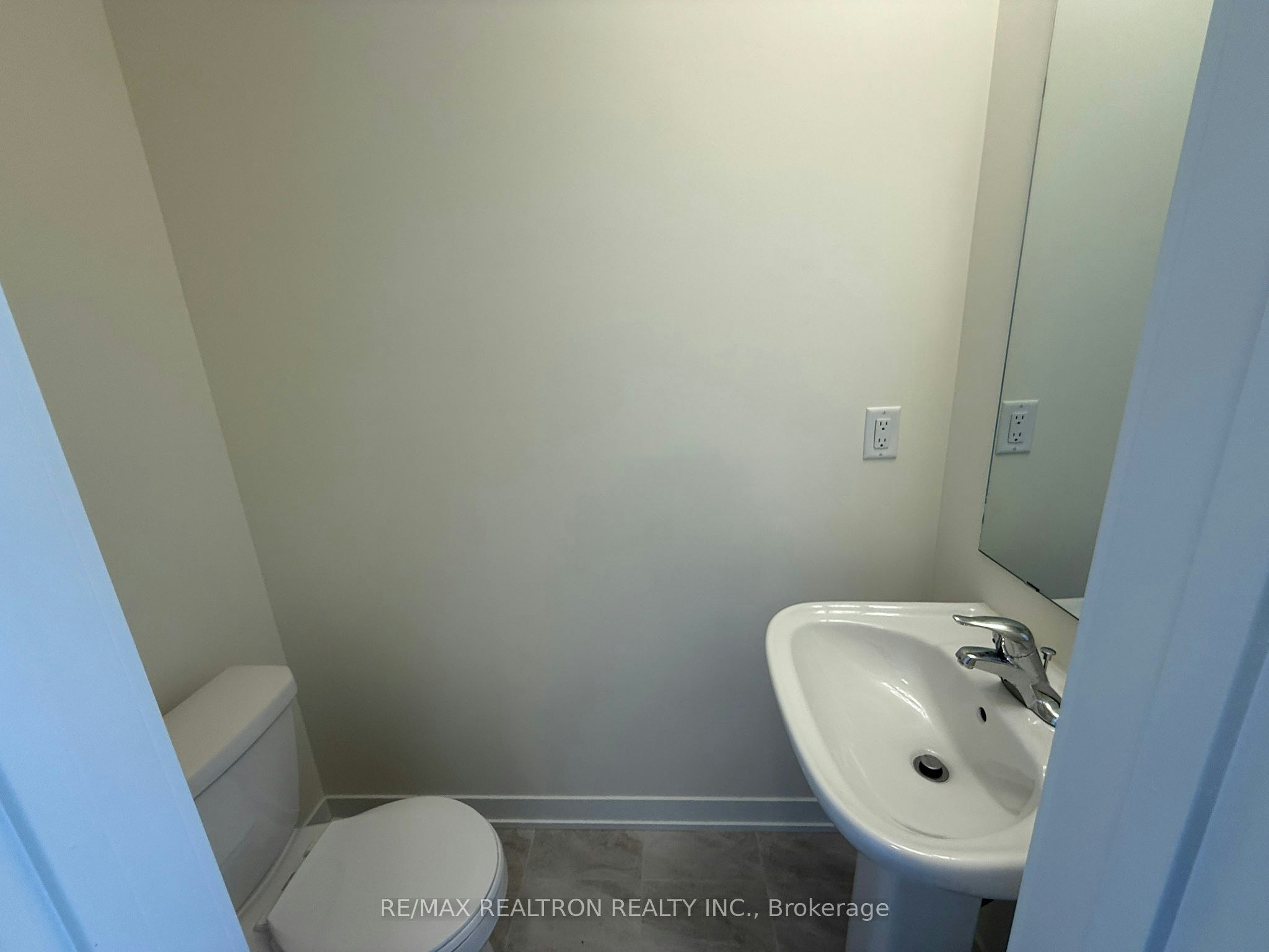1206-1695 Dersan Street E, Pickering, ON, L1X 0S9 - 8