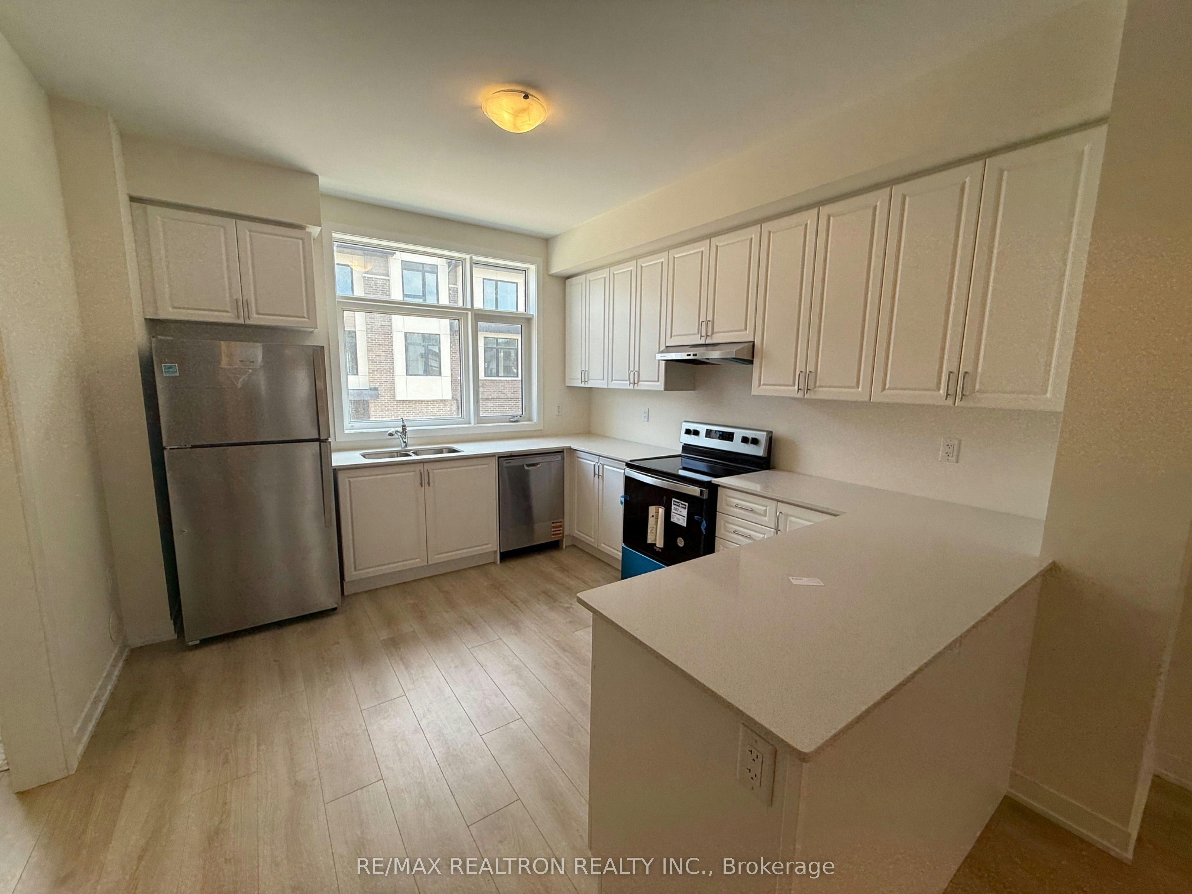 1206-1695 Dersan Street E, Pickering, ON, L1X 0S9 - 7