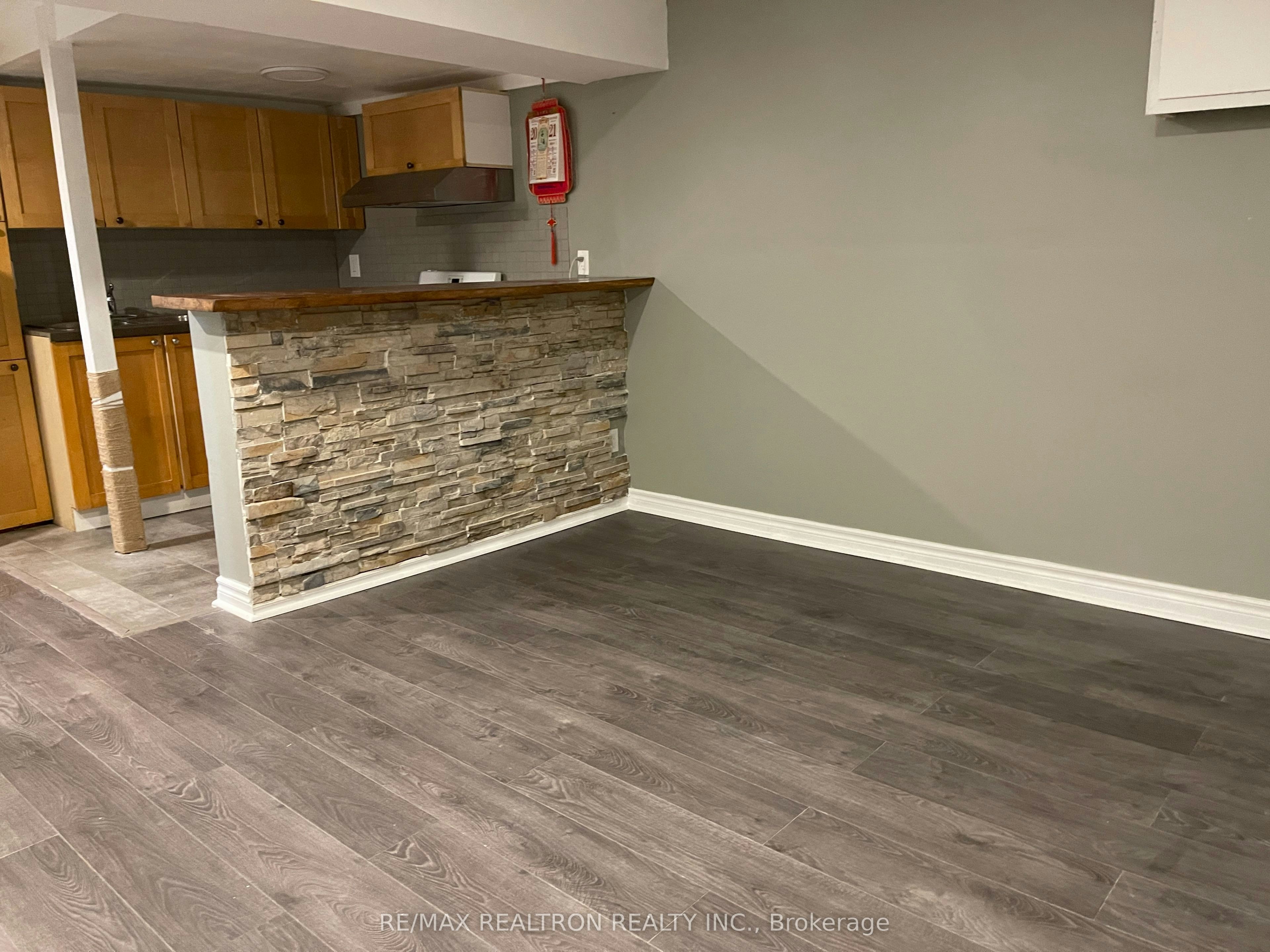 7 Barnwell Drive, Toronto, ON, M1V 1Y7 - 8