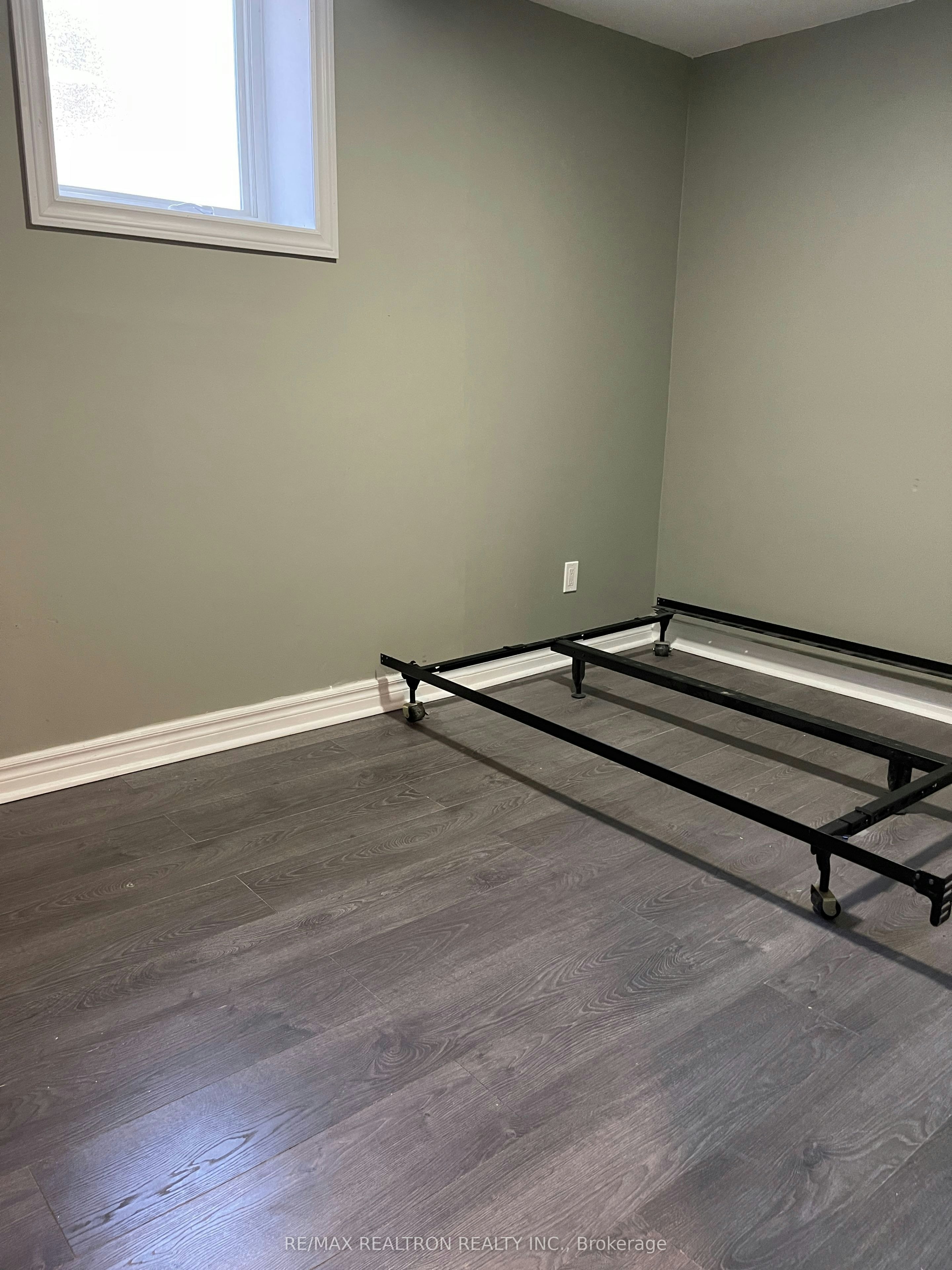 7 Barnwell Drive, Toronto, ON, M1V 1Y7 - 5