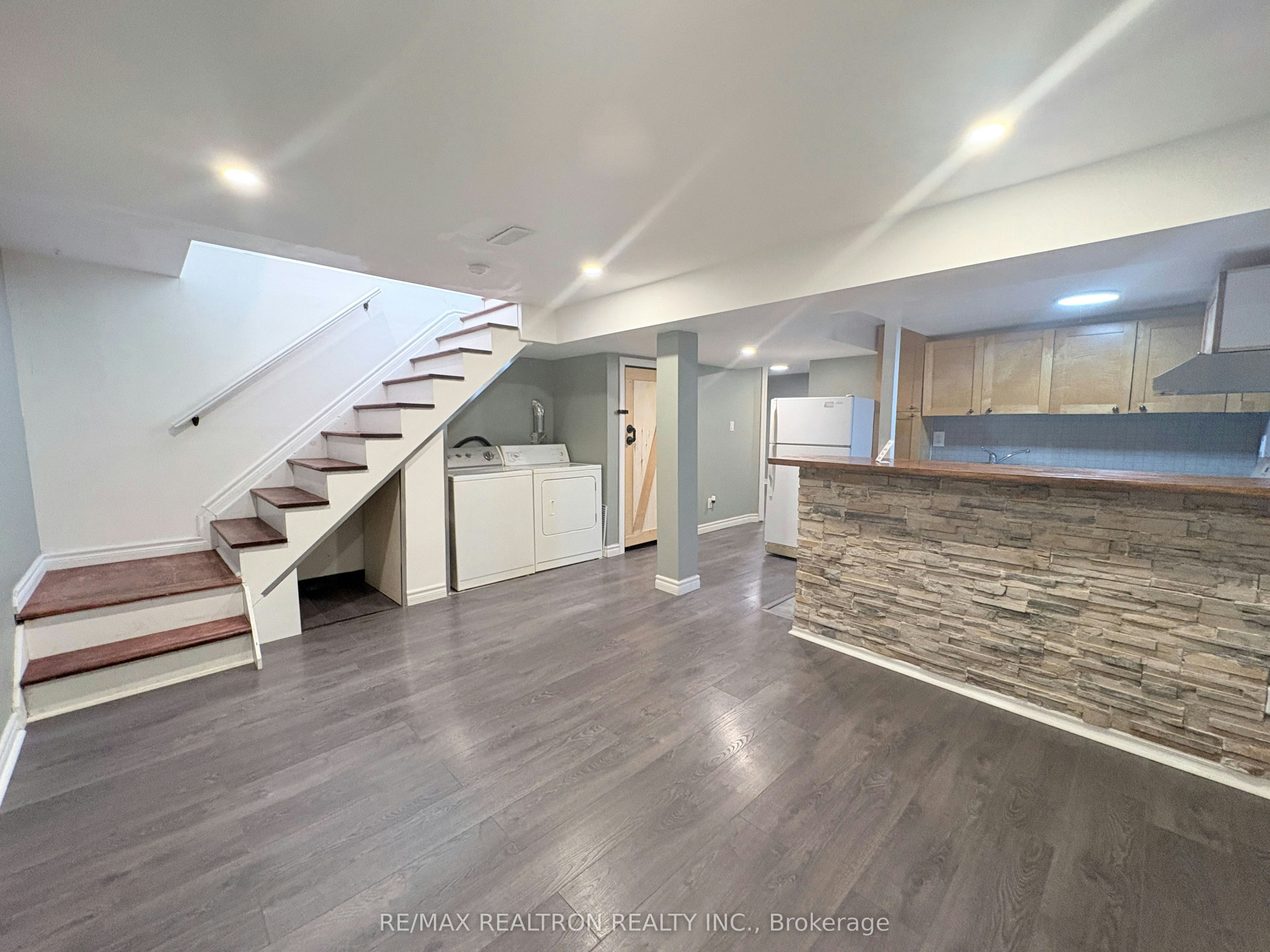 7 Barnwell Drive, Toronto, ON, M1V 1Y7 - 11