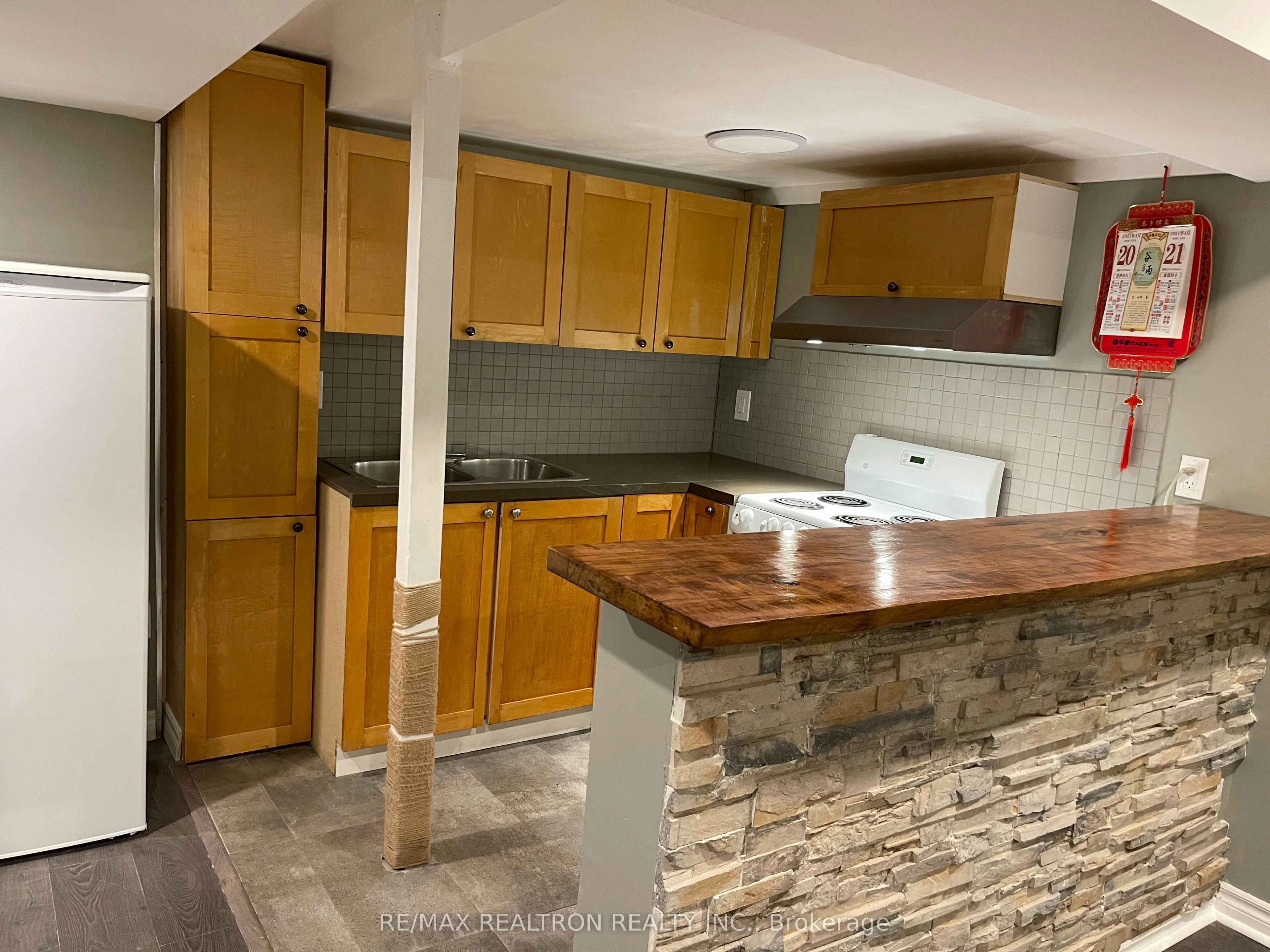 7 Barnwell Drive, Toronto, ON, M1V 1Y7 - 9