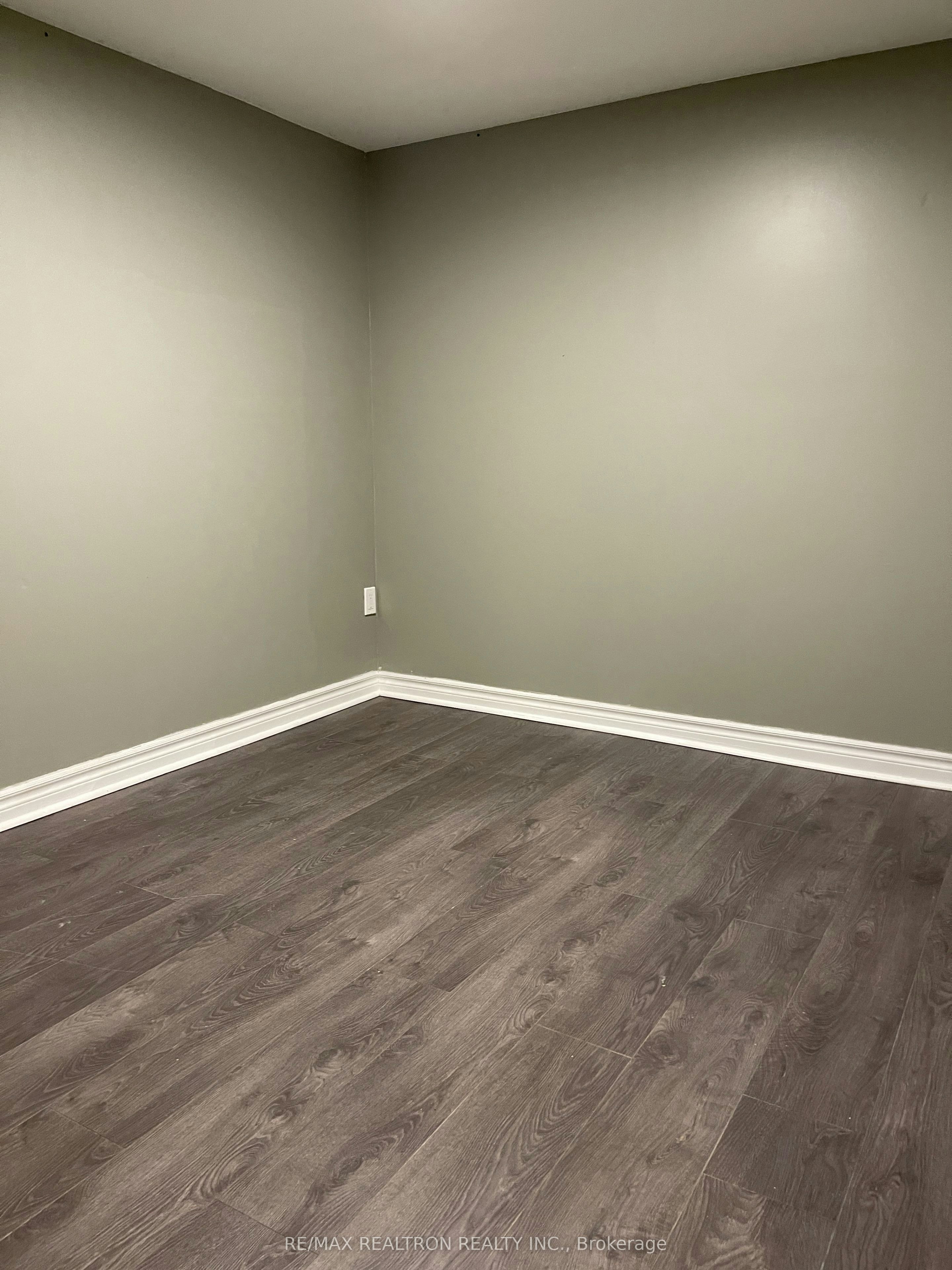 7 Barnwell Drive, Toronto, ON, M1V 1Y7 - 6