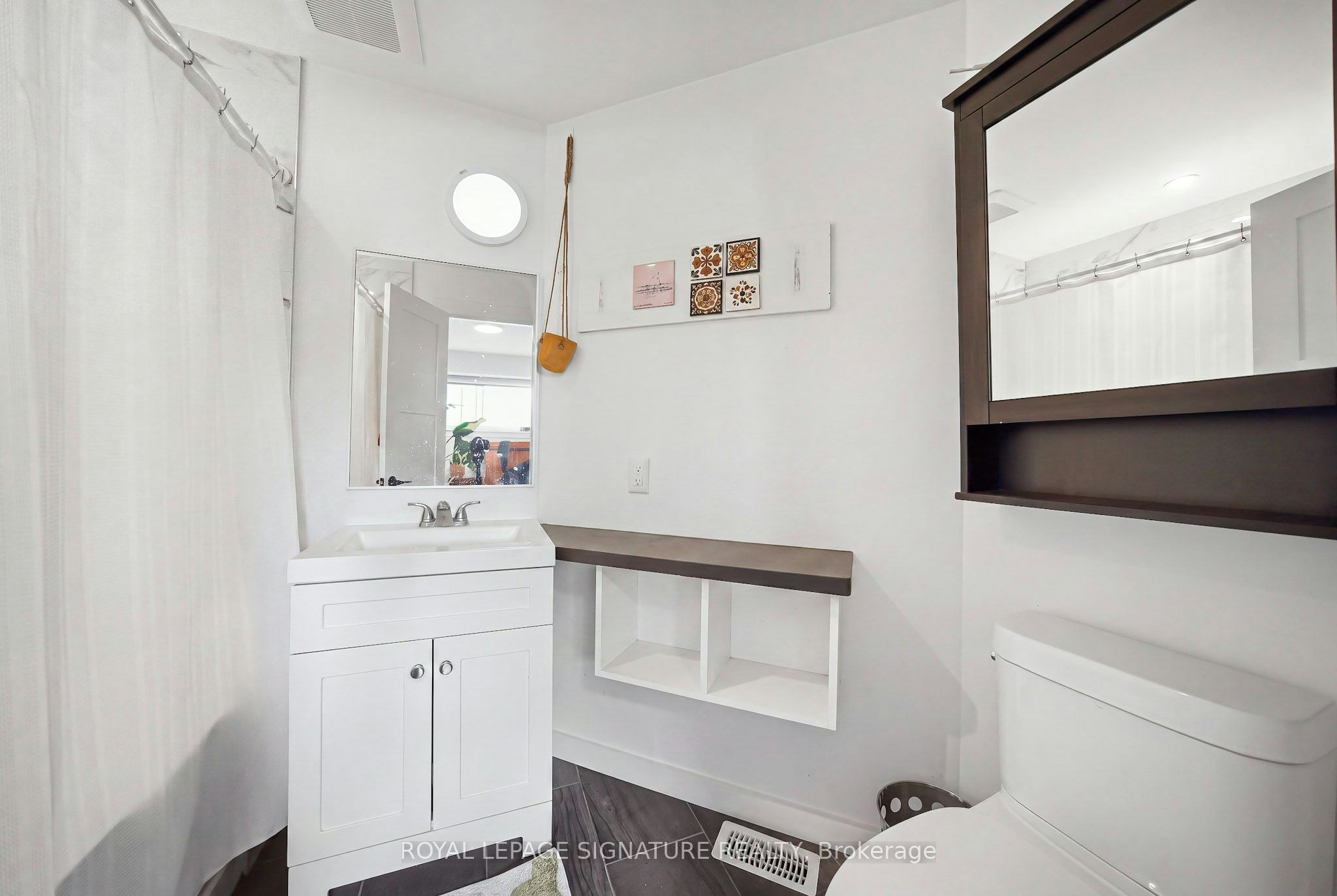 South Unit-389R Leslie Street, Toronto, ON, M4M 3E3 - 10