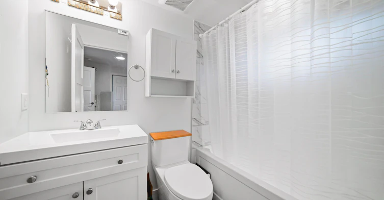 South Unit-389R Leslie Street, Toronto, ON, M4M 3E3 - 14