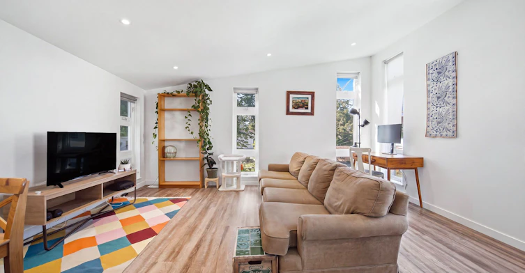 South Unit-389R Leslie Street, Toronto, ON, M4M 3E3 - 2