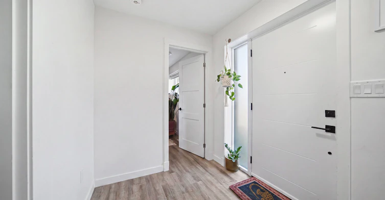South Unit-389R Leslie Street, Toronto, ON, M4M 3E3 - 13