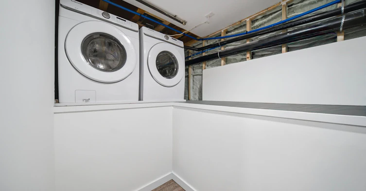 South Unit-389R Leslie Street, Toronto, ON, M4M 3E3 - 16