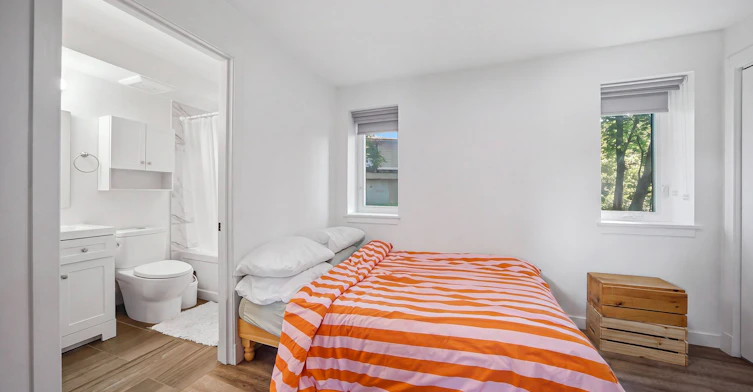 South Unit-389R Leslie Street, Toronto, ON, M4M 3E3 - 11