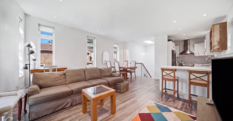 South Unit-389R Leslie Street, Toronto, ON, M4M 3E3 - 3