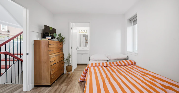 South Unit-389R Leslie Street, Toronto, ON, M4M 3E3 - 12