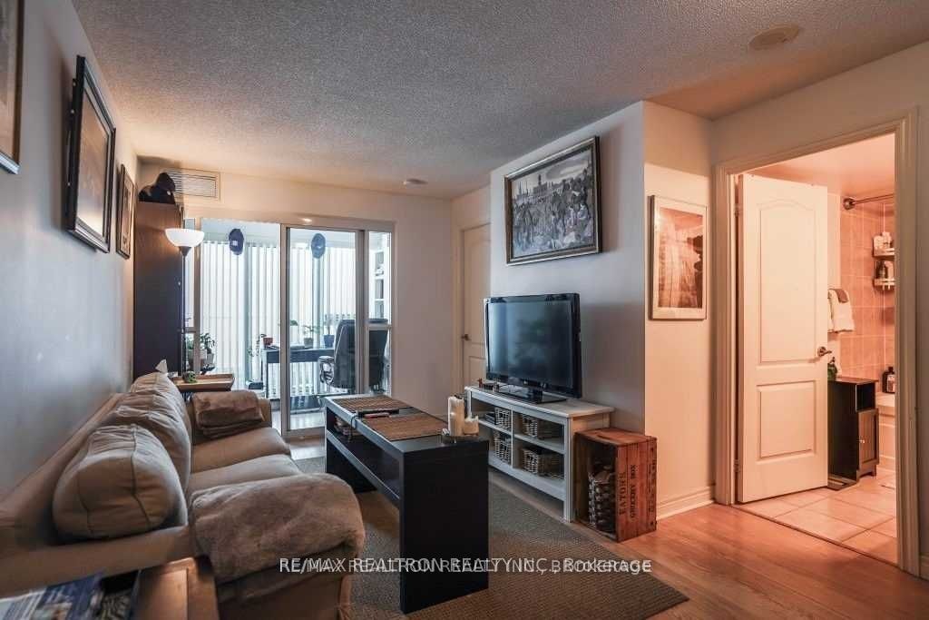 315-60 Town Centre Court, Toronto, ON, M1P 0B1 - 2