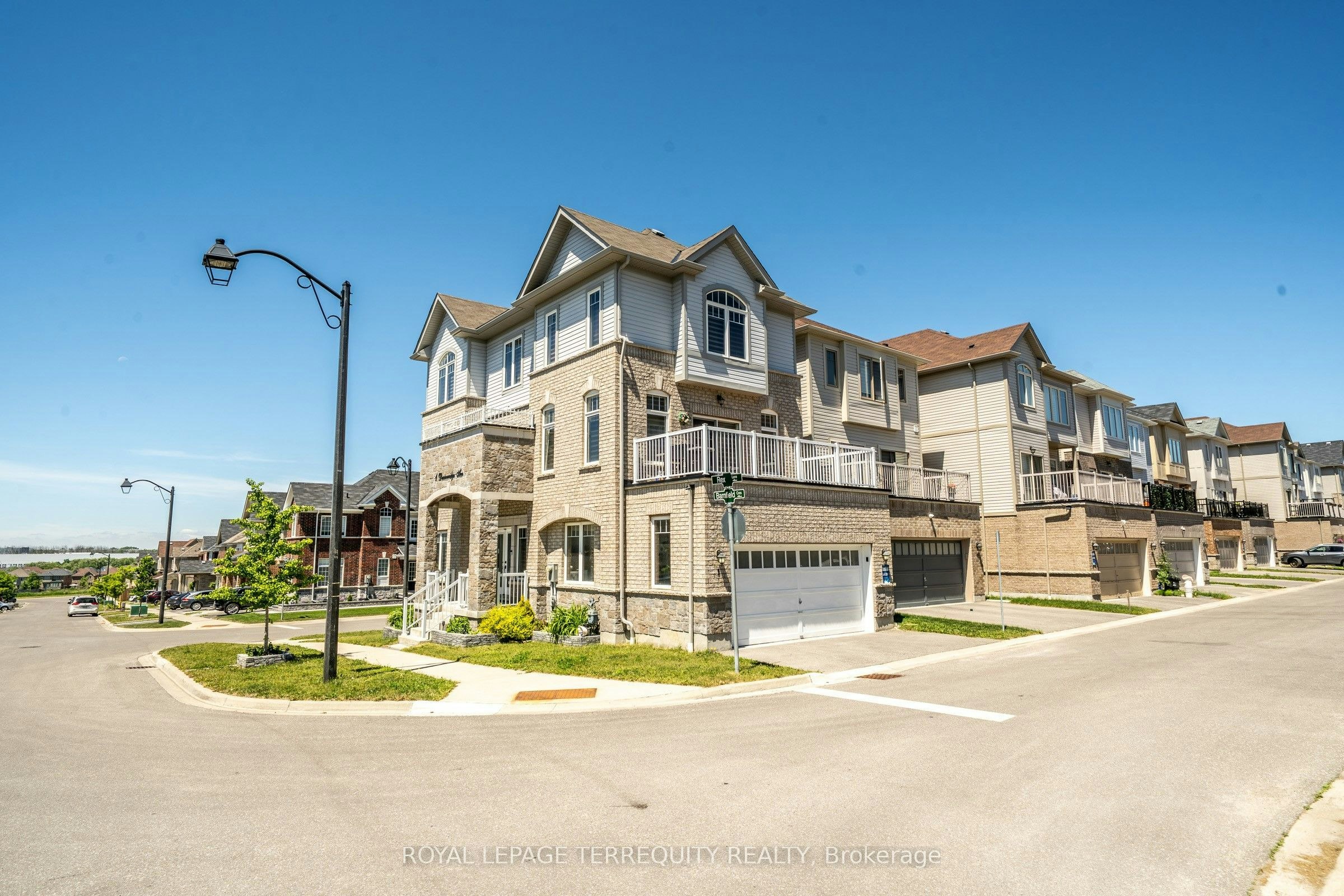 1 Devineridge Avenue, Ajax, ON, L1Z 0T3