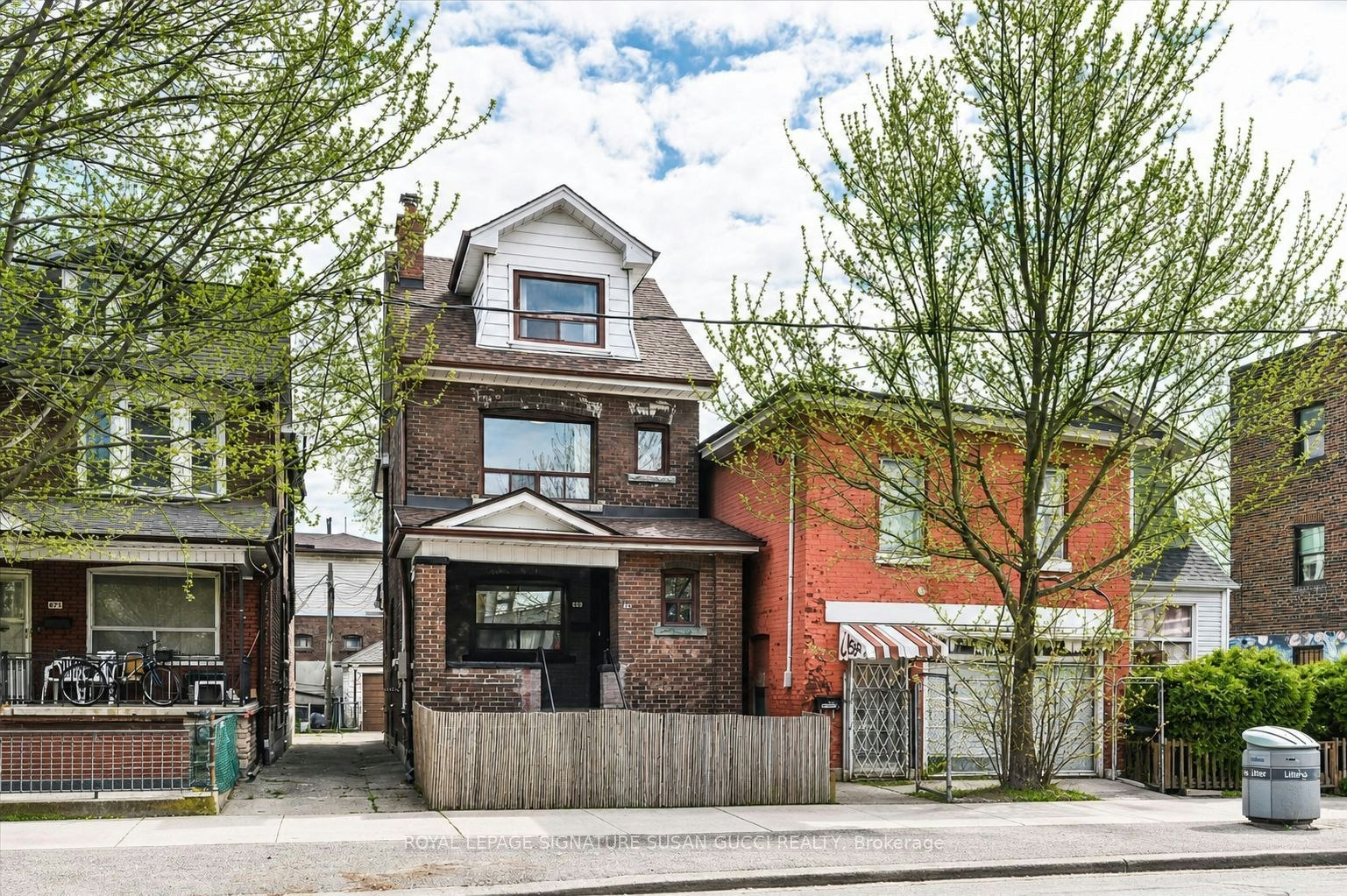 669 Greenwood Avenue, Toronto, ON, M4J 4B3