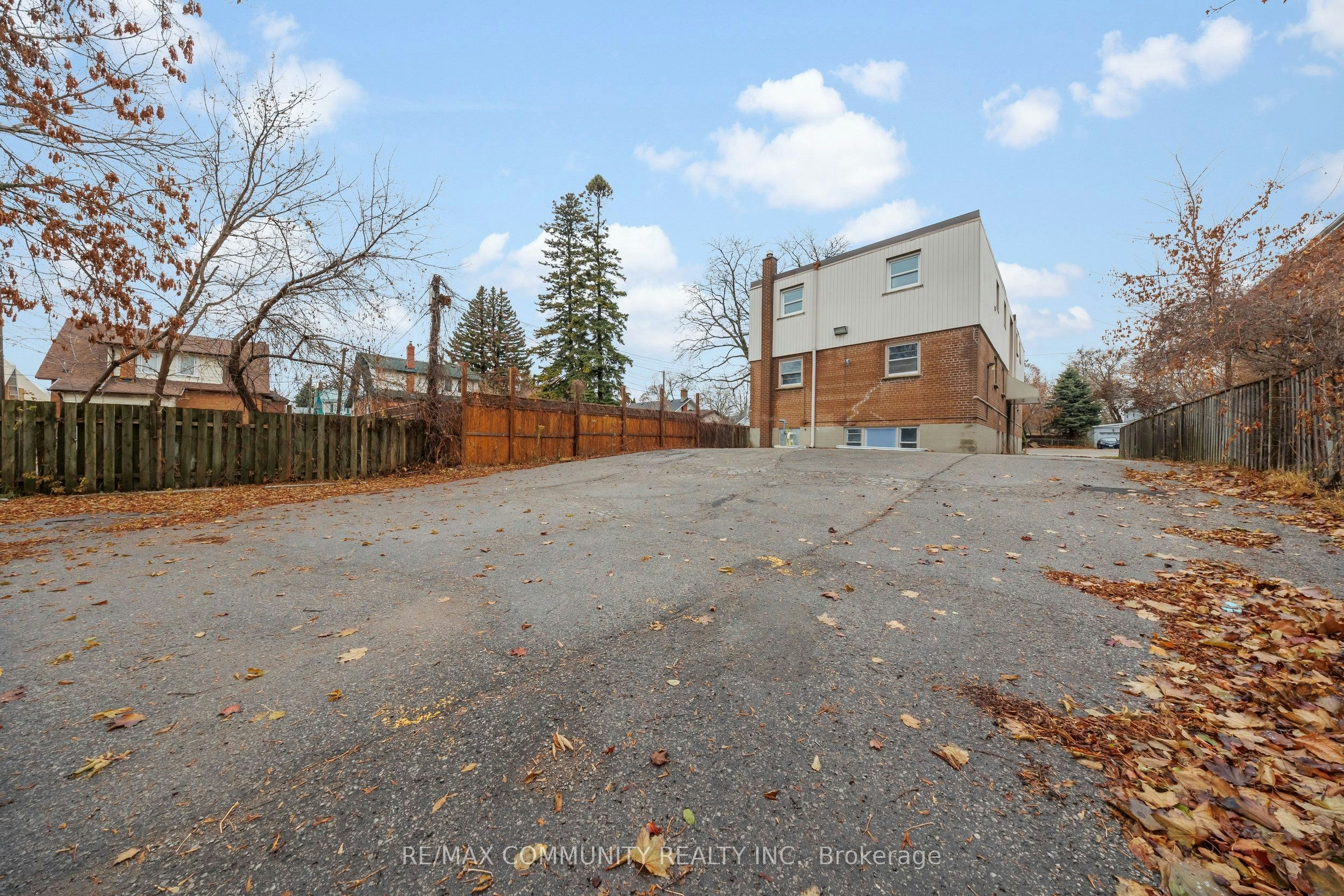 Unit 3-383 Buena Vista Avenue, Oshawa, ON, L1J 2M6 - 5