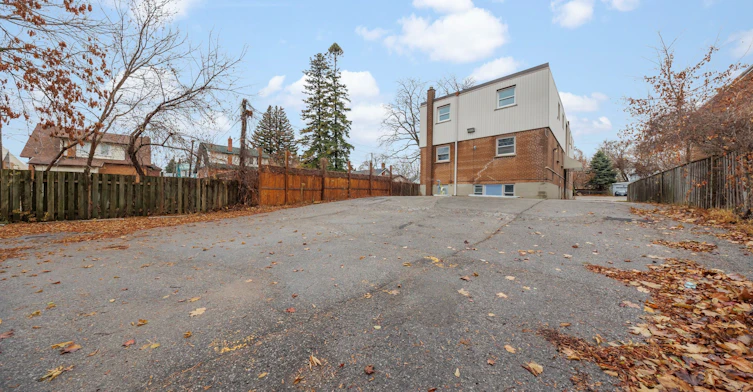 Unit 3-383 Buena Vista Avenue, Oshawa, ON, L1J 2M6 - 5
