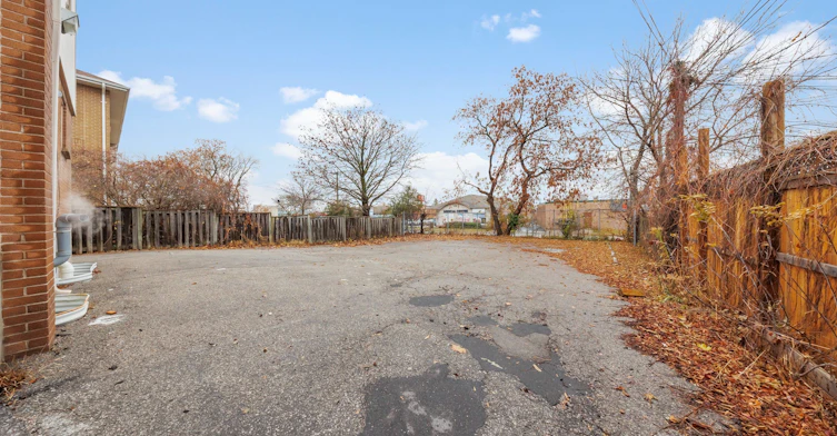 Unit 3-383 Buena Vista Avenue, Oshawa, ON, L1J 2M6 - 3