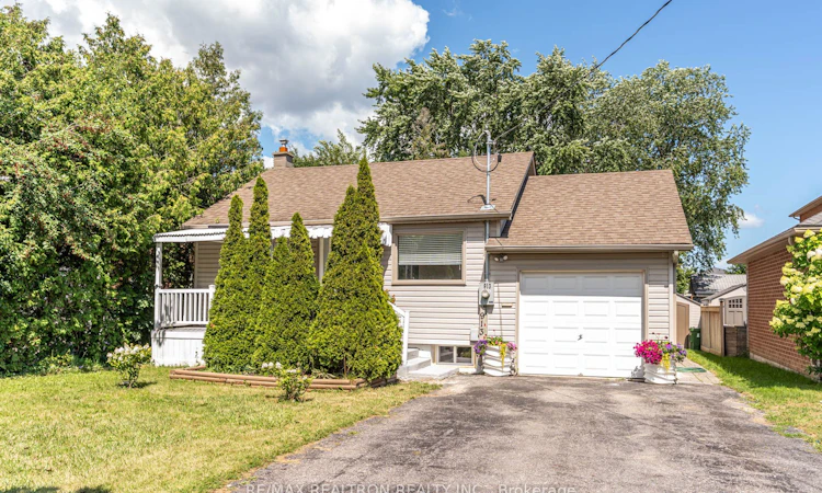 913 Pickering Beach Road