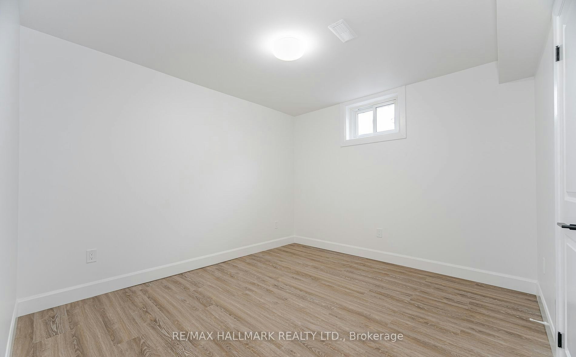 283 Porter Lower Level Street, Oshawa, ON, L1J 1N3 - 9