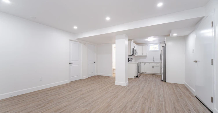 283 Porter Lower Level Street, Oshawa, ON, L1J 1N3 - 5