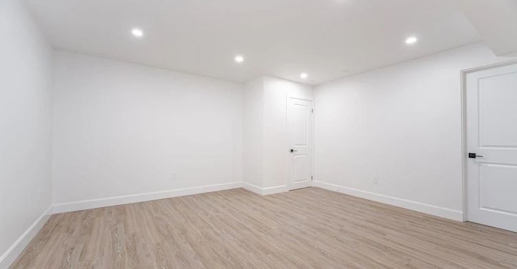 283 Porter Lower Level Street, Oshawa, ON, L1J 1N3 - 6