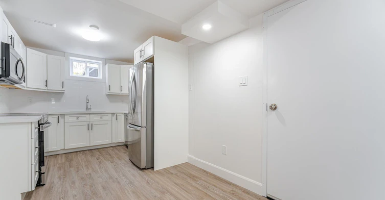 283 Porter Lower Level Street, Oshawa, ON, L1J 1N3 - 3