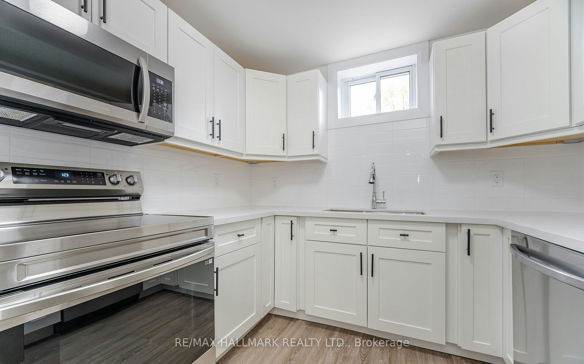 283 Porter Lower Level Street, Oshawa, ON, L1J 1N3 - 4