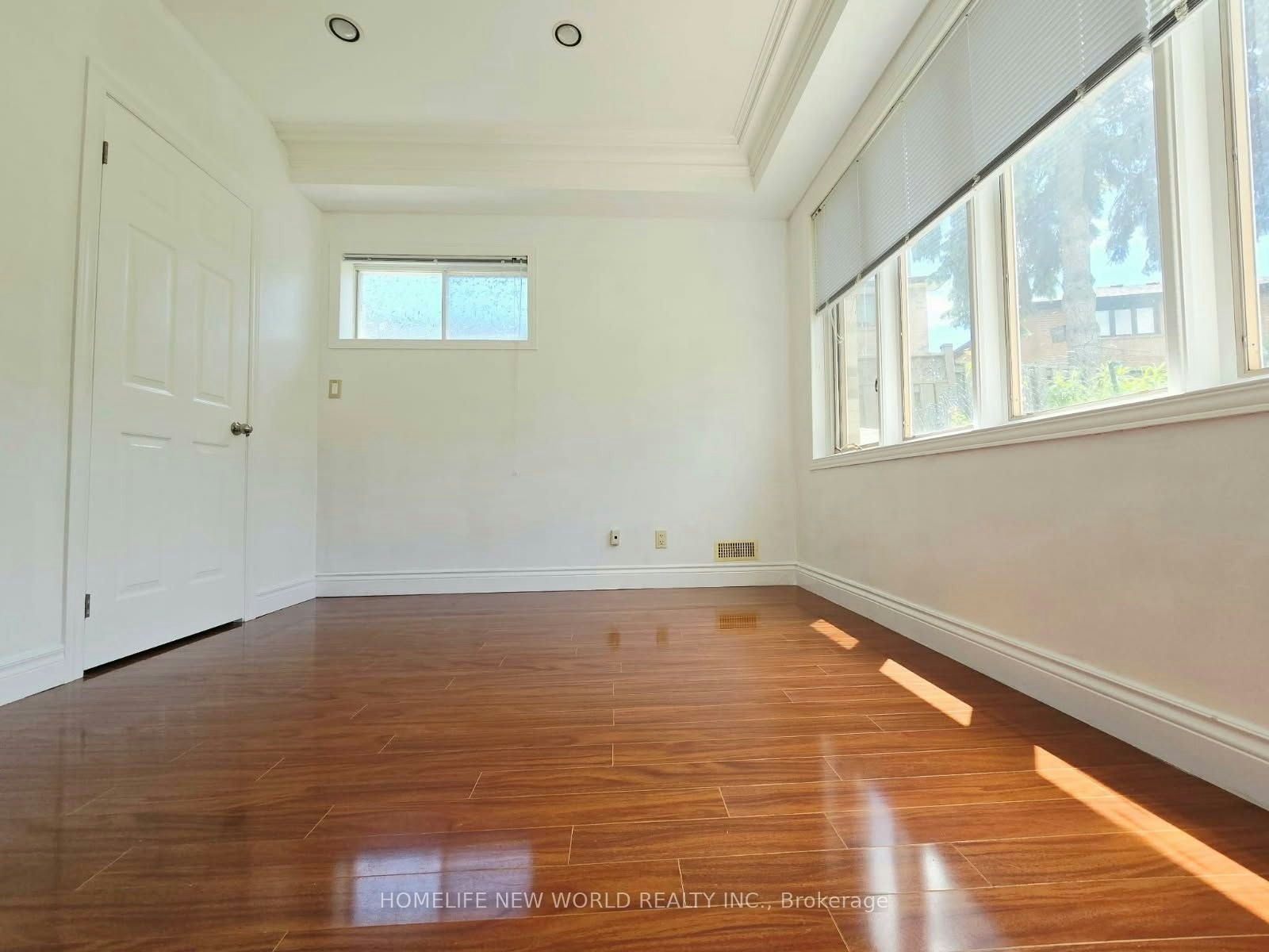 Walkout Bsm-122 Centennial Road, Toronto, ON, M1C 1Z5 - 2