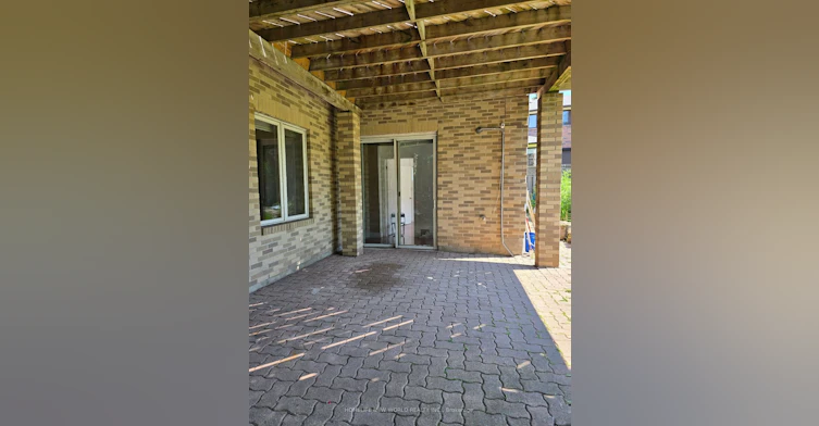 Walkout Bsm-122 Centennial Road, Toronto, ON, M1C 1Z5 - 9