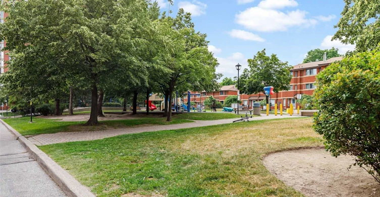 Lph8-2466 Eglinton Avenue E, Toronto, ON, M1K 5J8 - 23