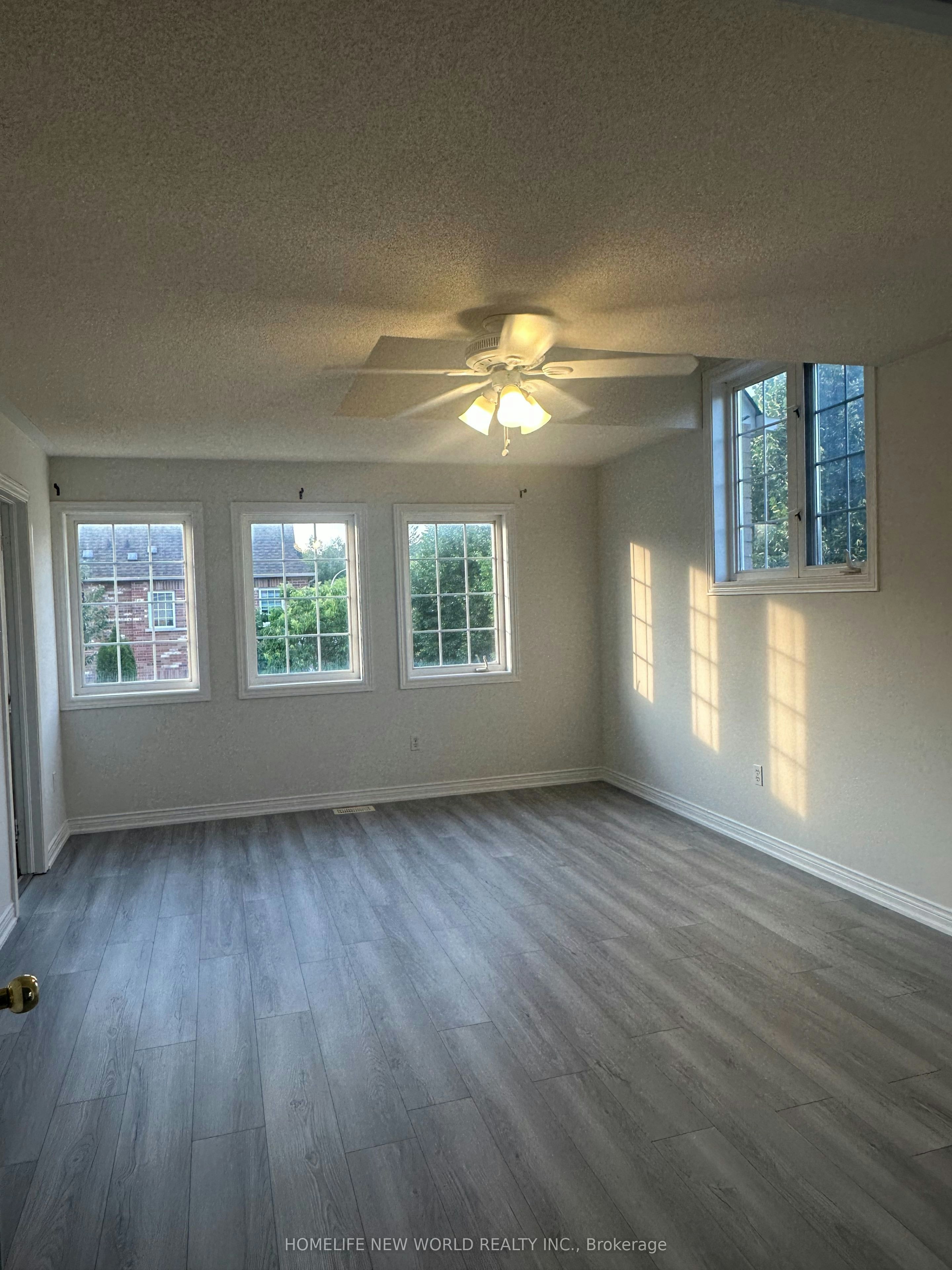 38 Gateway Court, Whitby, ON, L1R 3M9 - 8