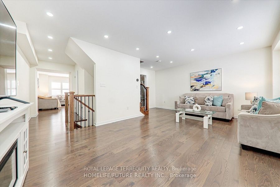2412 Fall Harvest Crescent, Pickering, ON, L1X 0G2 - 12