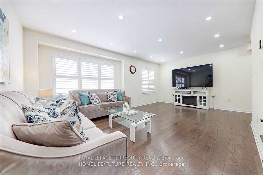 2412 Fall Harvest Crescent, Pickering, ON, L1X 0G2 - 13