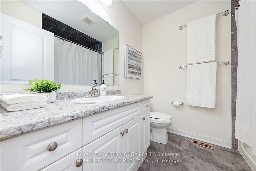 2412 Fall Harvest Crescent, Pickering, ON, L1X 0G2 - 32