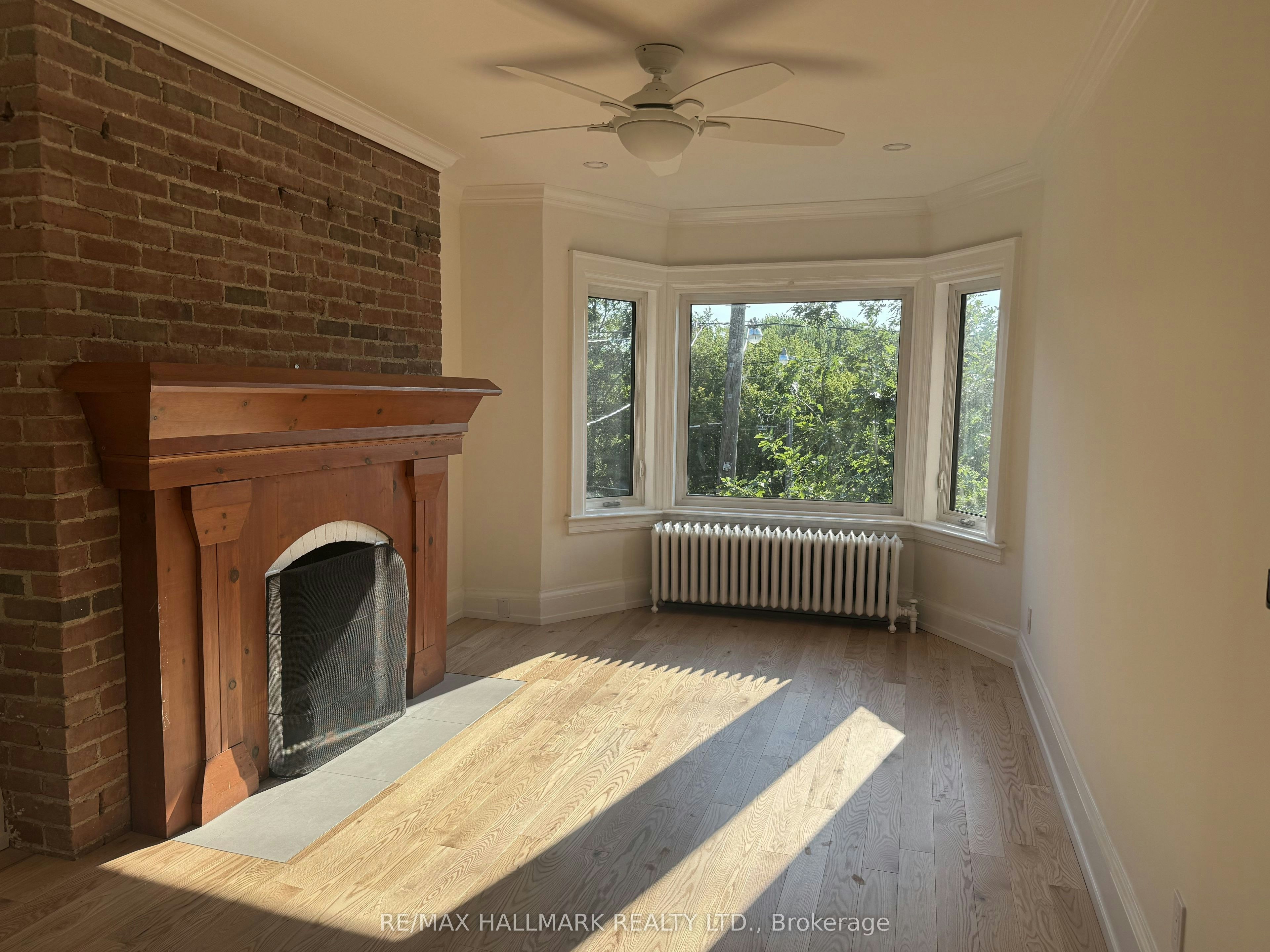 Upper-553 Broadview Avenue, Toronto, ON, M4K 2N7 - 6