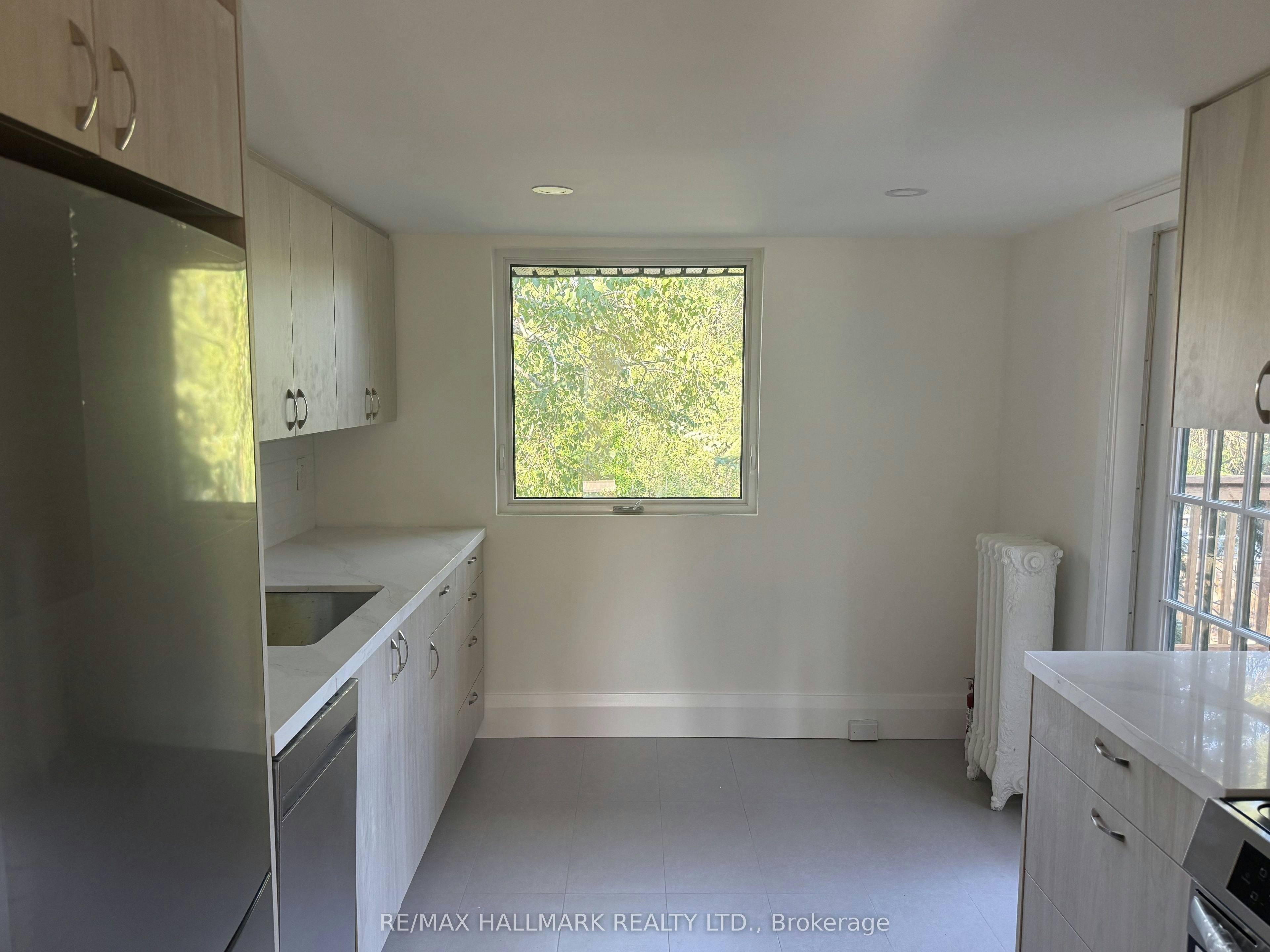 Upper-553 Broadview Avenue, Toronto, ON, M4K 2N7 - 14