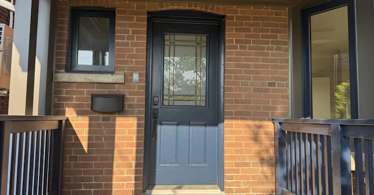 Upper-553 Broadview Avenue, Toronto, ON, M4K 2N7 - 2