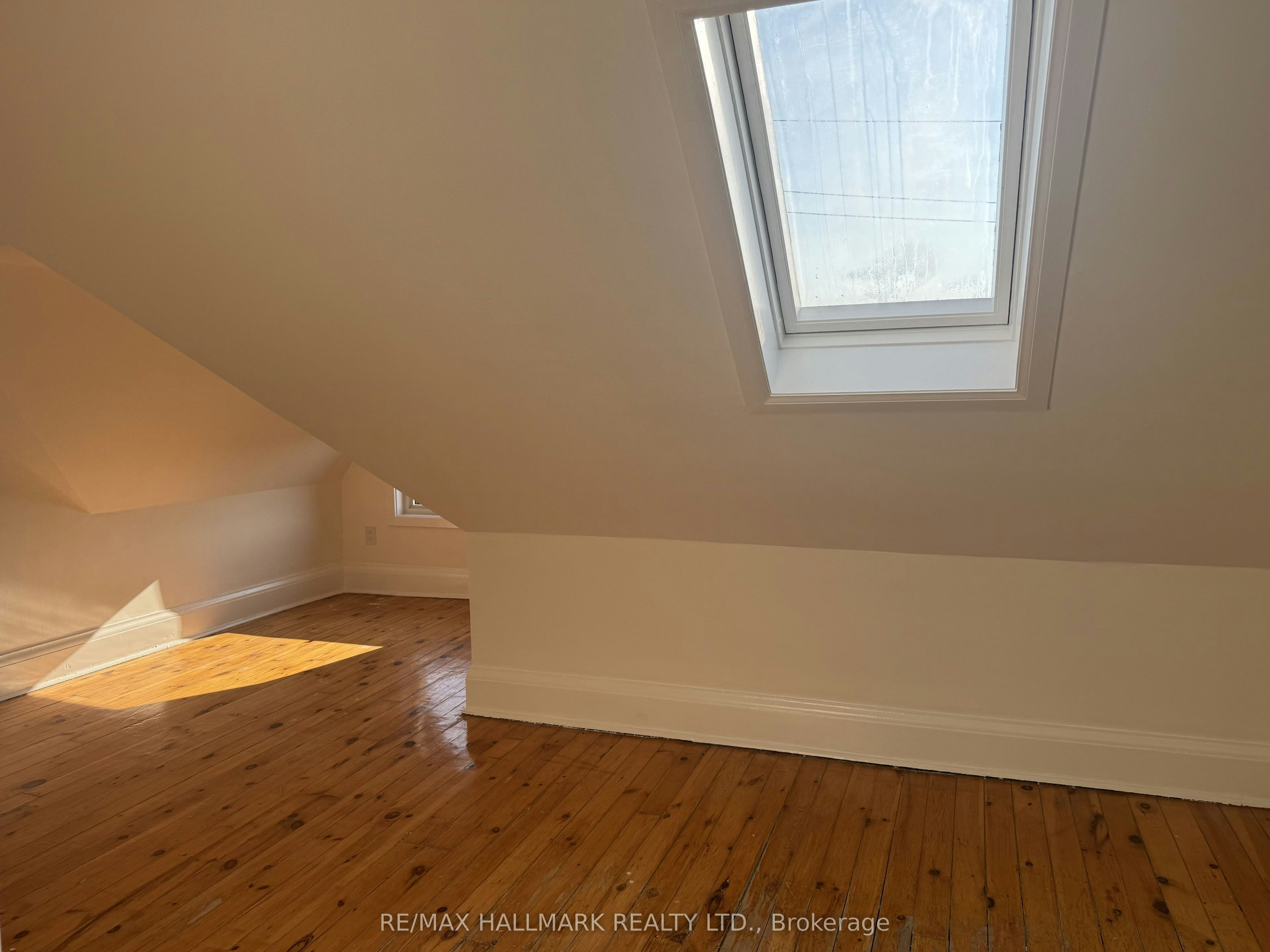 Upper-553 Broadview Avenue, Toronto, ON, M4K 2N7 - 26
