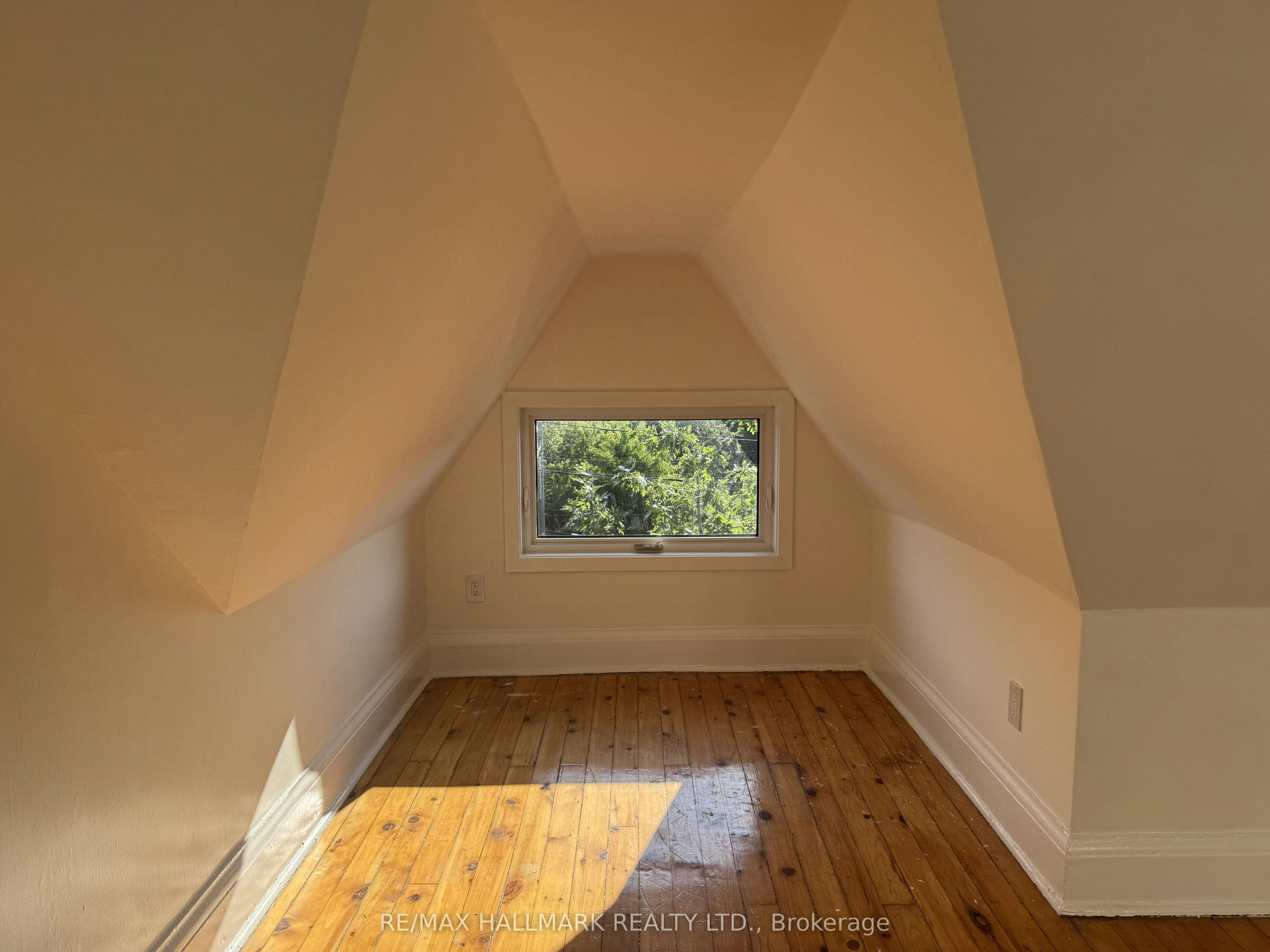 Upper-553 Broadview Avenue, Toronto, ON, M4K 2N7 - 27