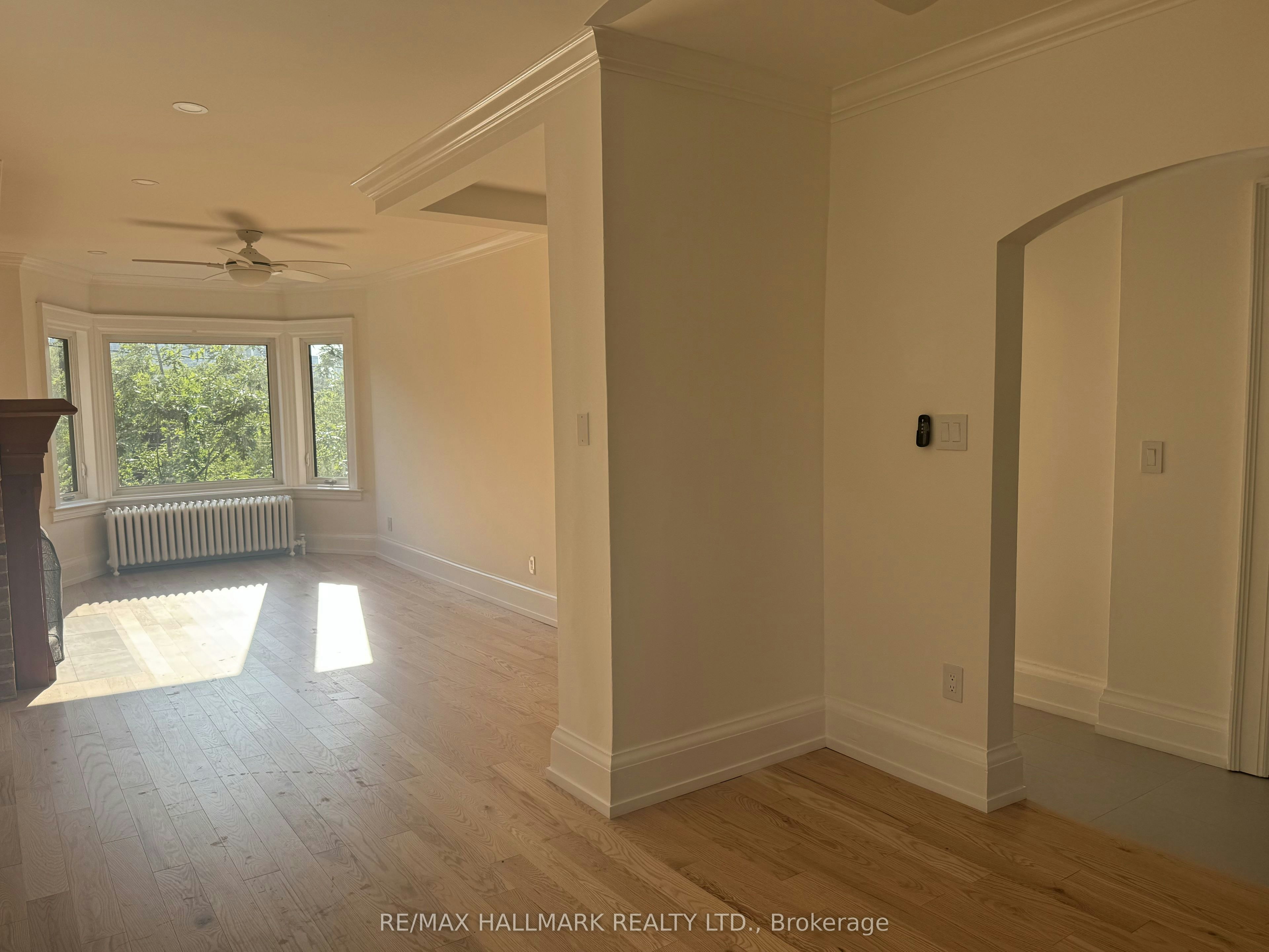 Upper-553 Broadview Avenue, Toronto, ON, M4K 2N7 - 9