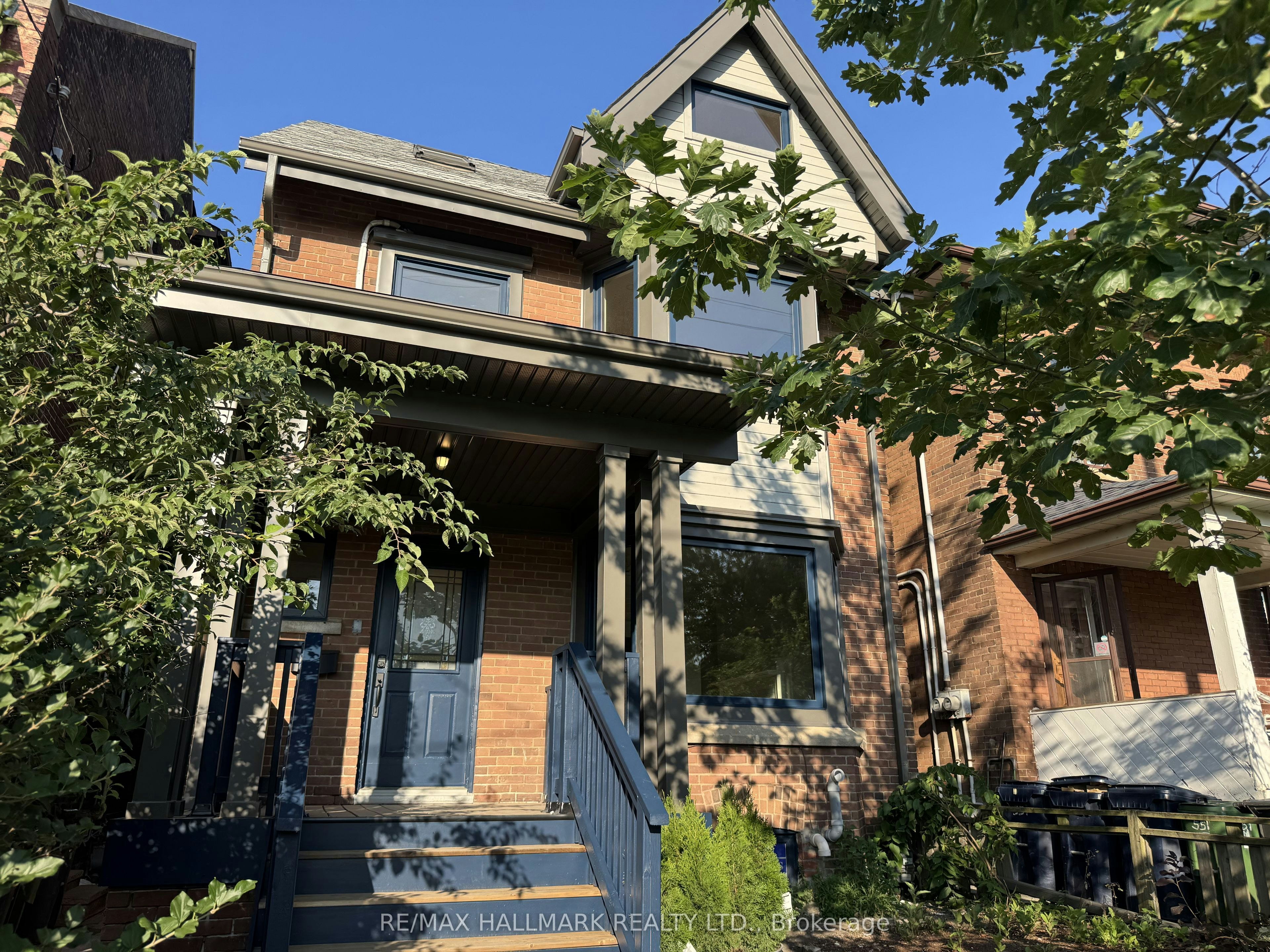 Upper-553 Broadview Avenue, Toronto, ON, M4K 2N7