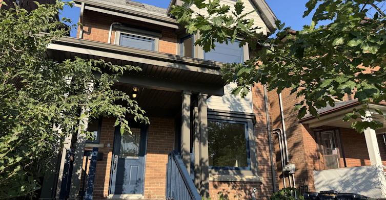Upper-553 Broadview Avenue, Toronto, ON, M4K 2N7