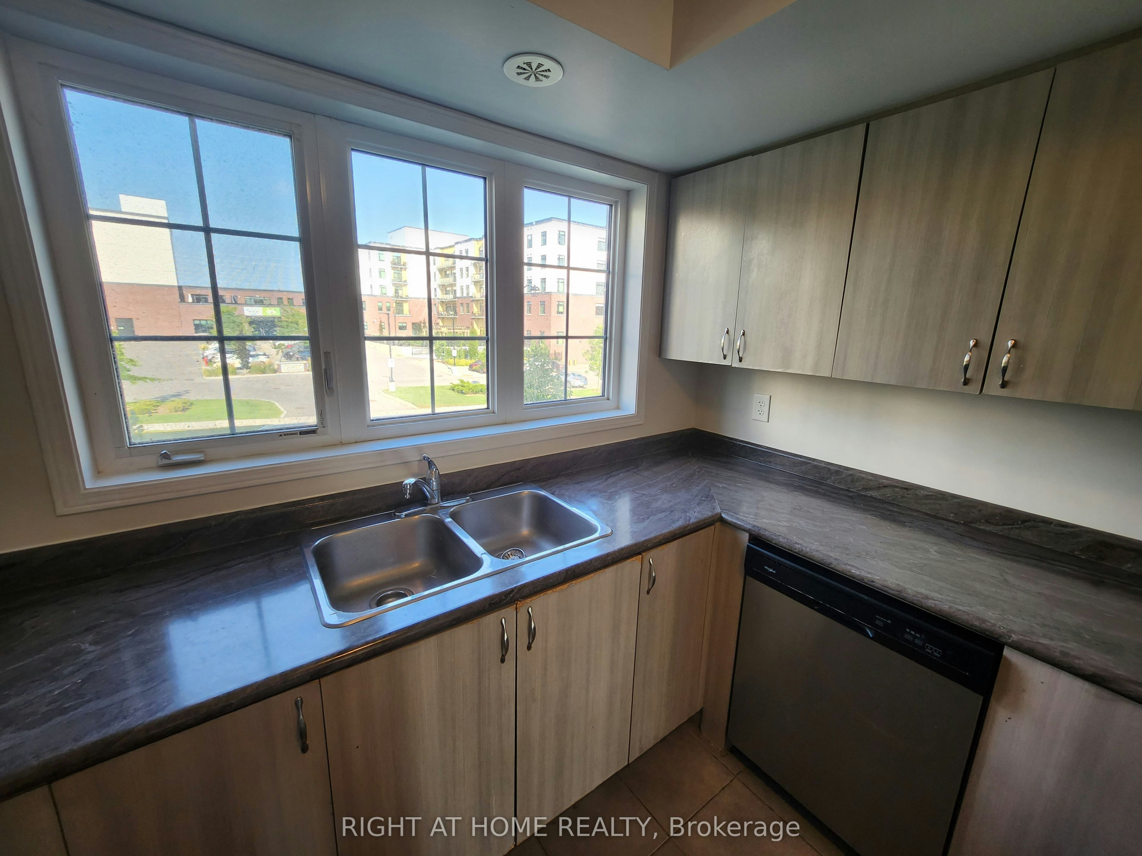 2564 Bromus Path, Oshawa, ON, L1L 0K7 - 6